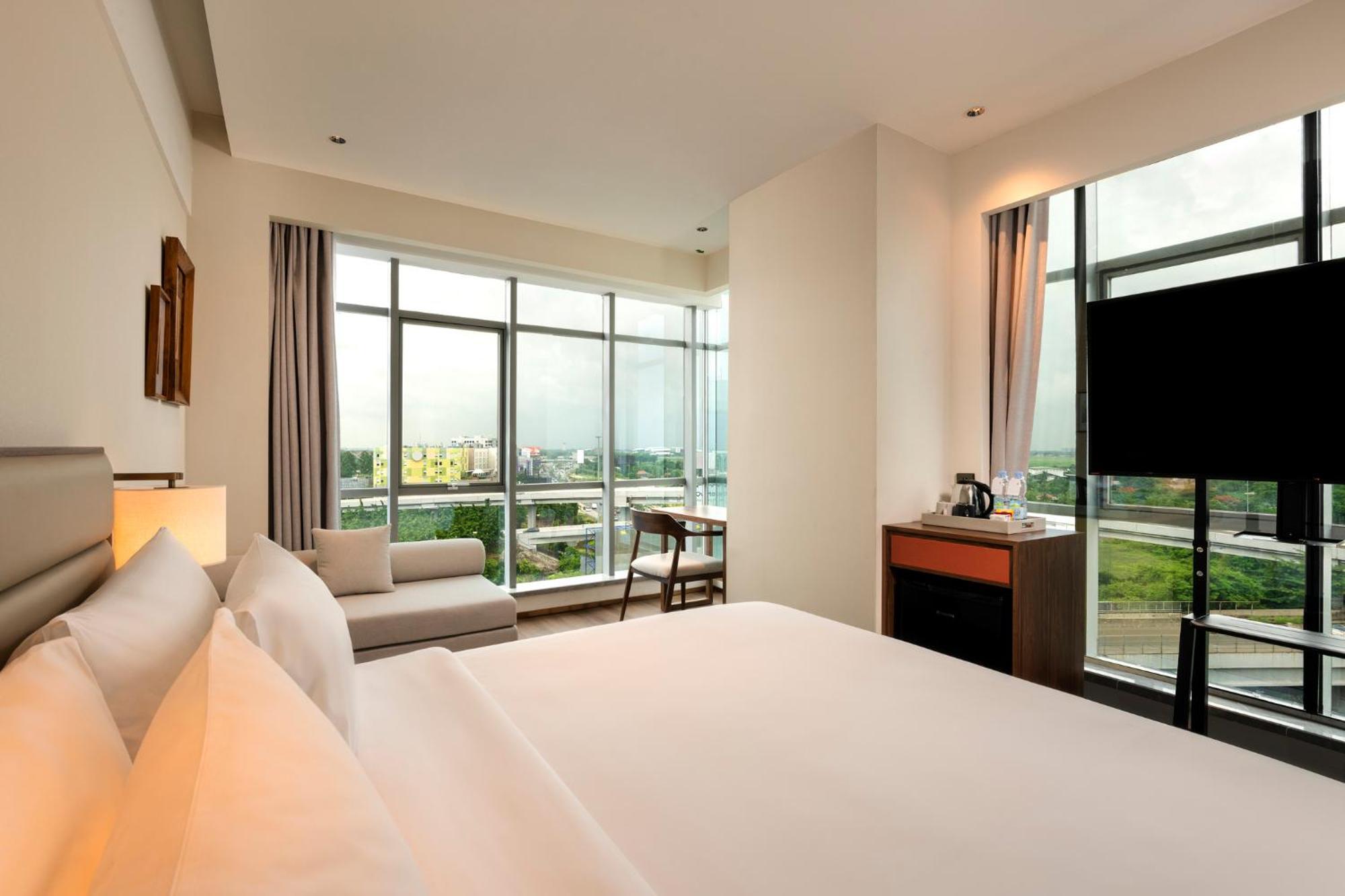 Model J Hotel Jakarta Soekarno - Hatta Airport Tangerang Eksteriør billede