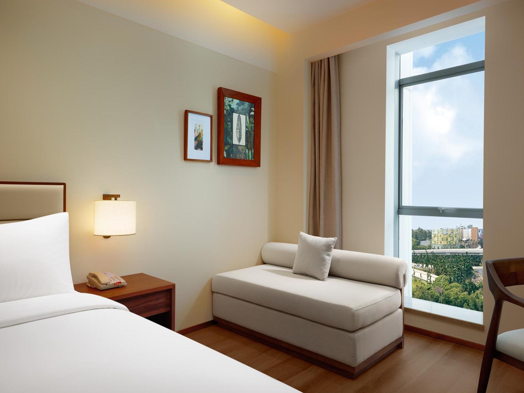 Model J Hotel Jakarta Soekarno - Hatta Airport Tangerang Eksteriør billede
