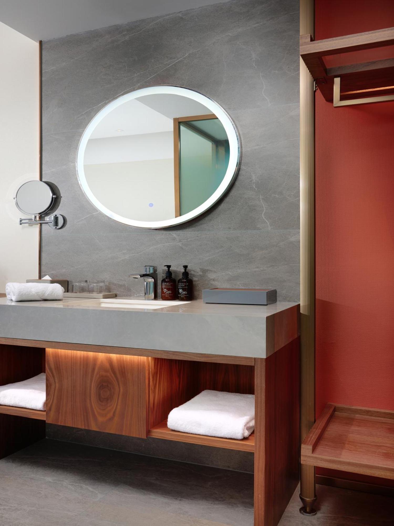 Model J Hotel Jakarta Soekarno - Hatta Airport Tangerang Eksteriør billede
